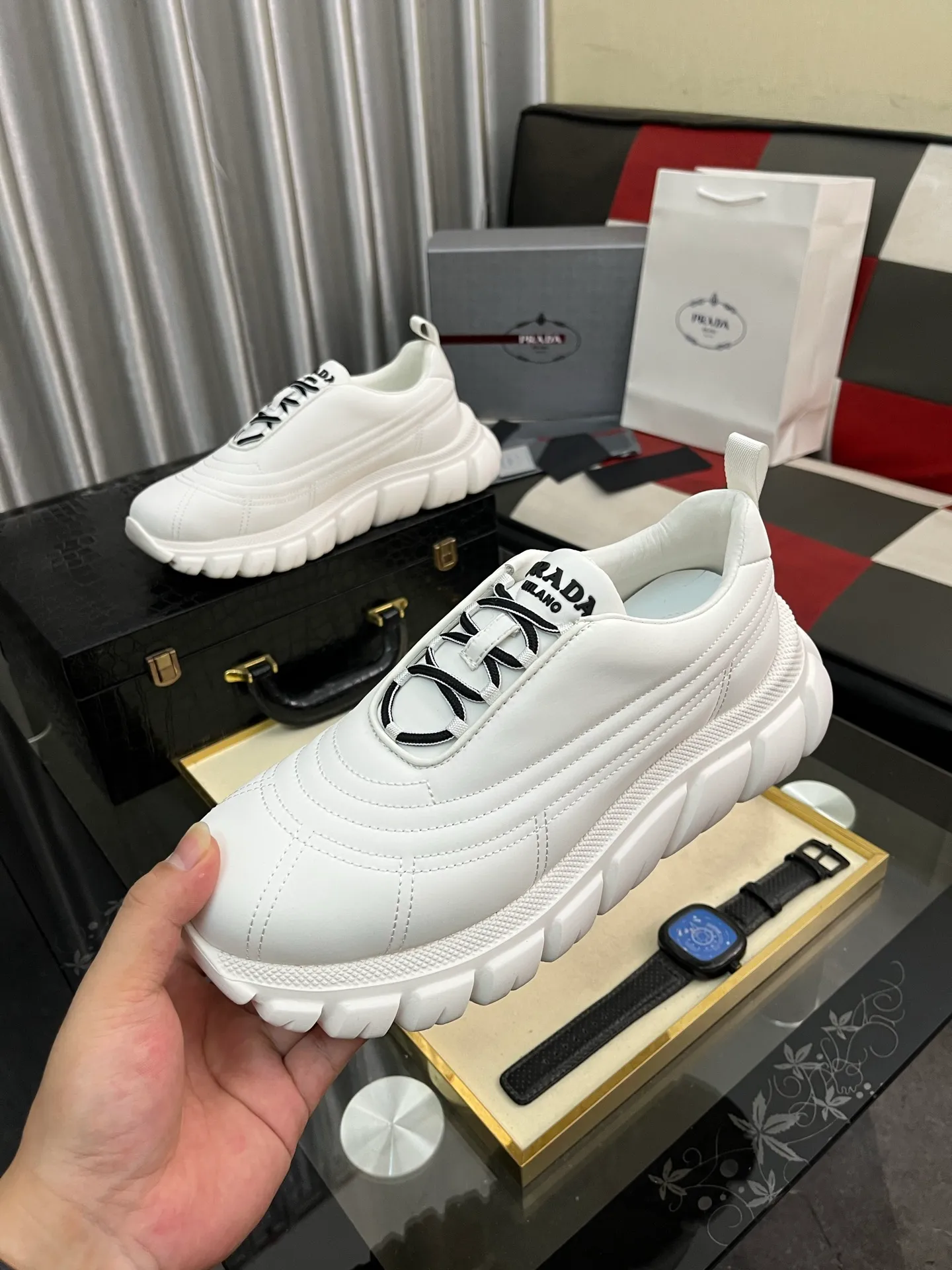 Men's shoes 💰560⌚️⌚️【PRADA】Prada - high-end quality original order 🔍🔍🔍 casual sports shoes - Upper: imported 🔝 Napa calfskin, pebbled calfskin, branded epoxy hollow mesh canvas, shoe body sewn with branded metal fasteners - Lining: water-dyed cowhide - Outsole: ultra-light TPU foam rubber; two-color molded outsole -Ultra-high quality control, fine workmanship, highlighting (high-end, nobility, class) -Size: 38-445️⃣colors available